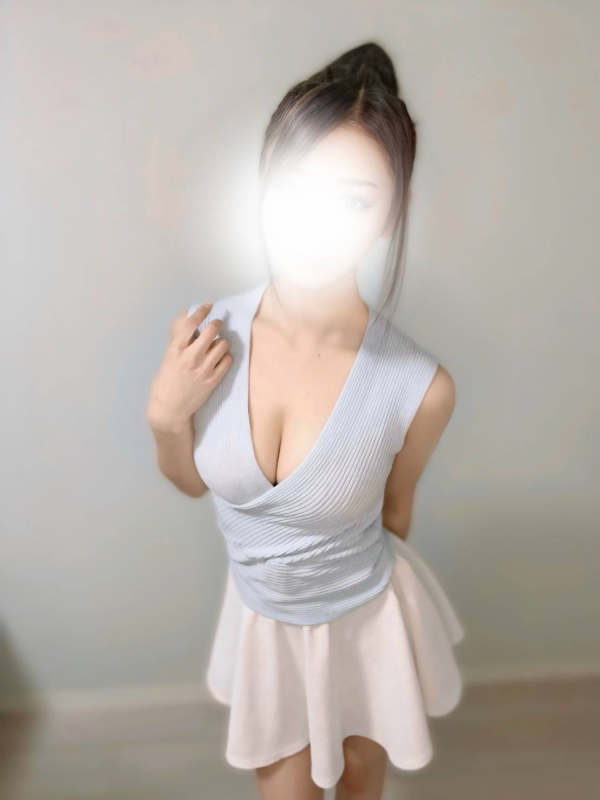 東條あんな